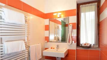 Double or Twin Room | Bathroom | Shower, hair dryer, bidet, towels