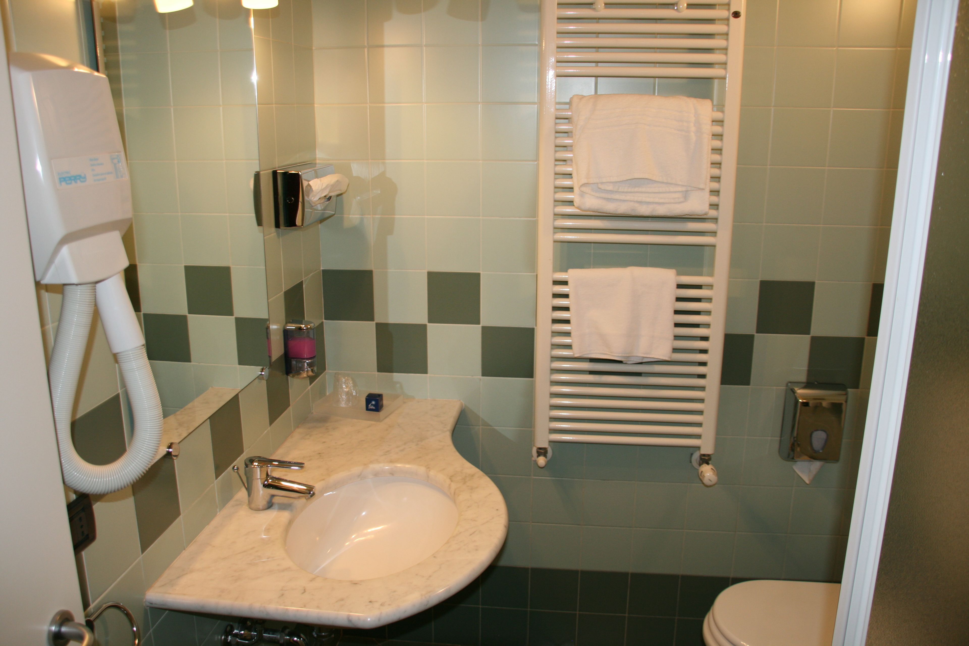 shower, free toiletries, hair dryer, slippers