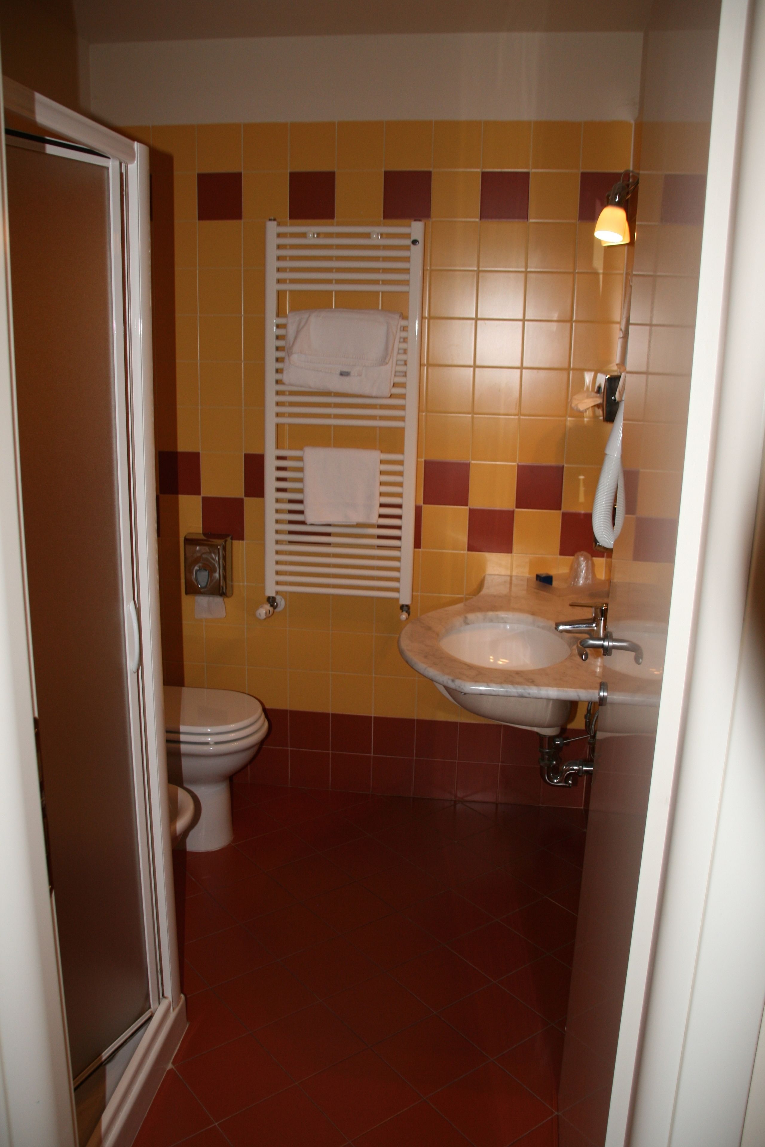 shower, free toiletries, hair dryer, slippers