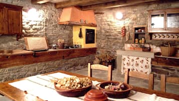 Apartment (Cerro Vecchio) | Essbereich im Zimmer