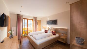 Schreibtisch, schallisolierte Zimmer, kostenloses WLAN, Bettwäsche