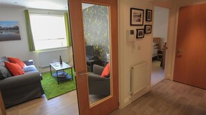 TV - Cobourg House 4 (Tenby)