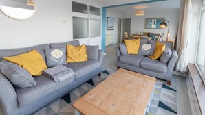 Living area - Croft Court 72 (Tenby)