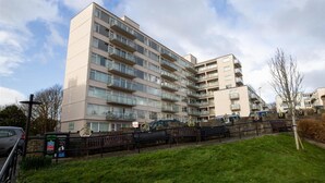 Unclassified image, 3 of 16, button - Croft Court 72 (Tenby)