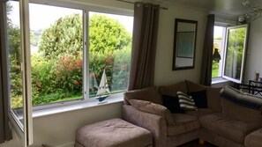 TV - Castle View (Saundersfoot)