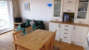 Unclassified image, 5 of 19, button - Beach Court 24 (Saundersfoot)