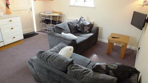Unclassified image, 4 of 11, button - Cosheston Apartments 4 (Pembroke)