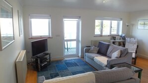 Interior - Freshwater Bay 13 (Pembroke)