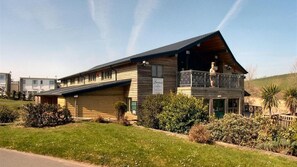 Exterior - Freshwater Bay 13 (Pembroke)