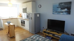 Microwave, oven, cookware/dishes/utensils