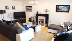 House (2 Bedrooms) | Living room - Glendower House 1 (Tenby)