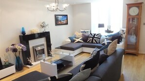 House (2 Bedrooms) | Living area - Glendower House 1 (Tenby)
