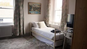 8 habitaciones y wifi