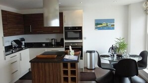 Dishwasher - Glendower House 8 (Tenby)