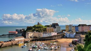 Lake - Goscar Court 1 (Tenby)