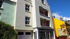 Exterior - Cobourg House 8 (Tenby)