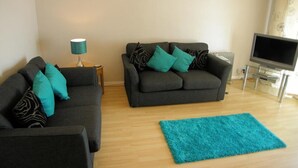 Unclassified image, 4 of 12, button - Beach Court 35 (Saundersfoot)
