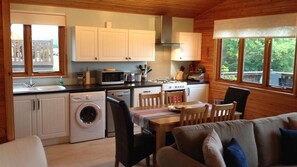 Microwave, oven, dishwasher, cookware/dishes/utensils - Arundel 1 (Narberth)