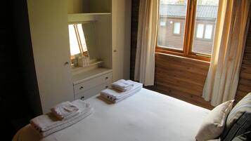 3 bedrooms, iron/ironing board