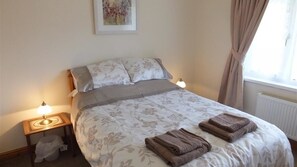 2 bedrooms, iron/ironing board, free WiFi