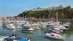 Marina - London House Apt. 2 (Saundersfoot)