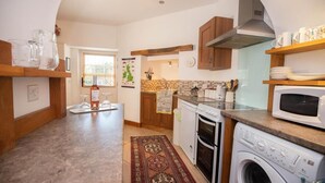 Kühlschrank, Mikrowelle, Ofen, Geschirrspüler