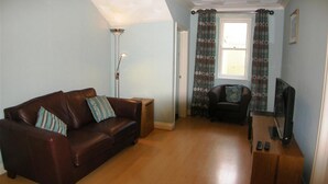 Living area - Newton Croft 2 (Tenby)