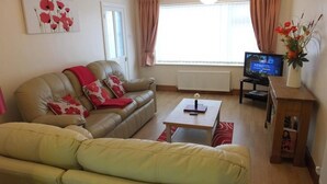 Living area - Hoyles Close 14 (Tenby)