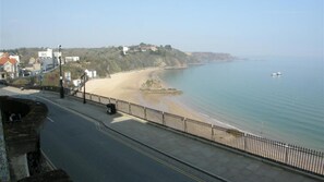 Beach nearby - North Bay House 4 (Tenby)