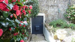 Property grounds - Pear Tree Cottage (Tenby)