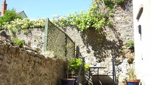 Unclassified image, 3 of 23, button - Penlan (Tenby)