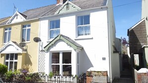 Unclassified image, 2 of 23, button - Penlan (Tenby)
