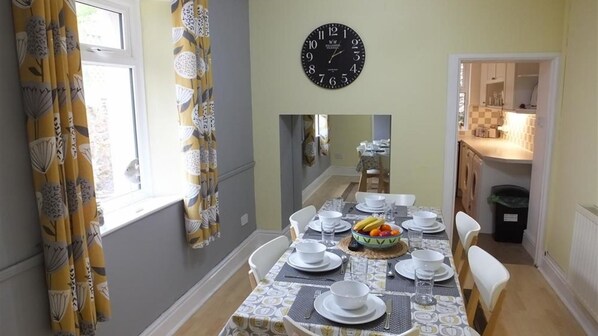 Dining - Penlan (Tenby)