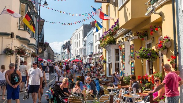 Outdoor dining - Park Place Court 3 Plas Bach (Tenby)