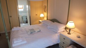 4 bedrooms, WiFi, bed sheets - Picton House (Tenby)