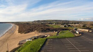 Unclassified image, 4 of 23, button - South Beach Court 12a (Tenby)