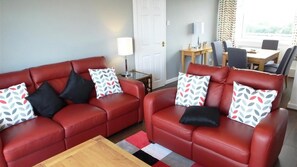 TV - Croft Court 74 (Tenby)