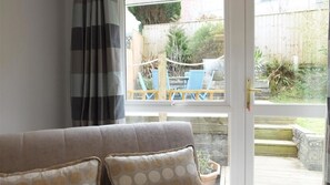 TV - Ragged Staff 18 (Saundersfoot)