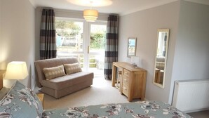Room - Ragged Staff 18 (Saundersfoot)