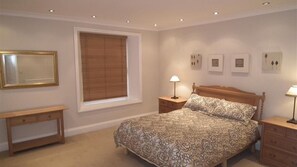 Room - Victoria Street 35 Flat 1 (Tenby)