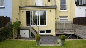Unclassified image, 4 of 21, button - Victoria Street 35 Flat 1 (Tenby)