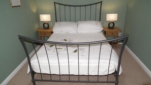 4 bedrooms, WiFi, bed sheets - Victoria Street 35 Flat 1 (Tenby)