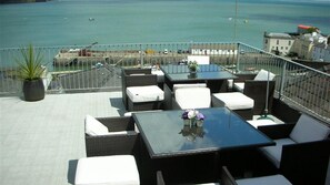 Outdoor dining - Tiffany House (Tenby)
