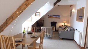 TV, DVD player - Tenby Towers (Tenby)