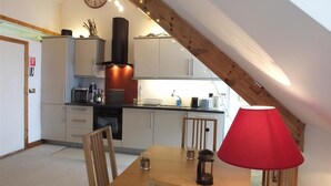 Fridge, microwave, oven, dishwasher - Tenby Towers (Tenby)