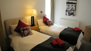 House (2 Bedrooms) | 2 bedrooms, iron/ironing board, free WiFi, bed sheets - Victoria Street 37, Flat 1 (Tenby)