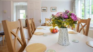 Dining - Skerry Back (Saundersfoot)