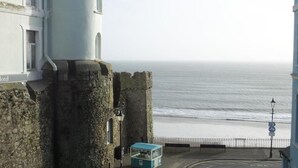 Miscellaneous - Spetchley House 4 (Tenby)