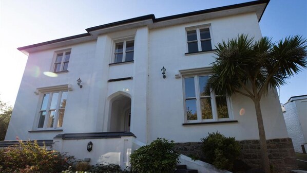 Exterior - St Marys House (Tenby)