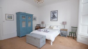 3 bedrooms, WiFi, bed sheets - St Marys House (Tenby)